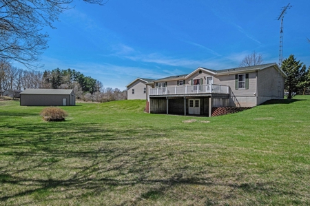 Unique property with 2500ft Union Lake frontage and 12 acres - image 4