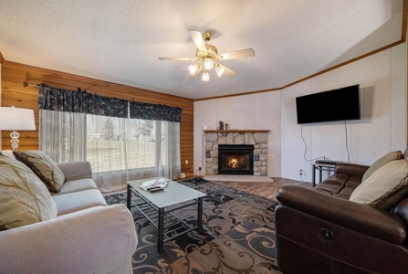 Unique property with 2500ft Union Lake frontage and 12 acres - image 14