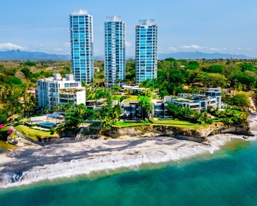 Spectacular Beachfront Villa in Riomar - image 3