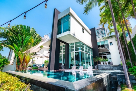 Spectacular Beachfront Villa in Riomar - image 8