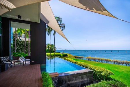 Spectacular Beachfront Villa in Riomar - image 7