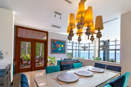Spectacular Beachfront Villa in Riomar - image 17