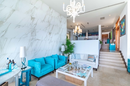 Spectacular Beachfront Villa in Riomar - image 15