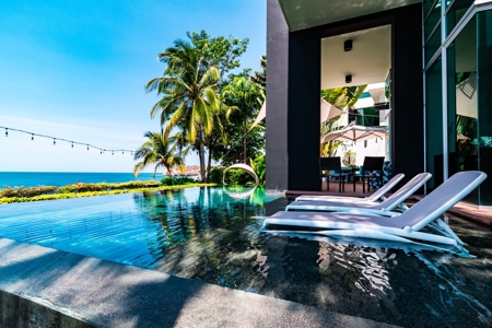 Spectacular Beachfront Villa in Riomar - image 10