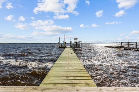Riverfront Home with Extra Lot for Sale on the Pamlico River - image 18