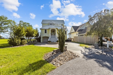 Riverfront Home with Extra Lot for Sale on the Pamlico River - image 17