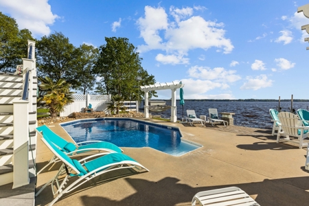 Riverfront Home with Extra Lot for Sale on the Pamlico River - image 20