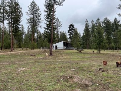 Montana Mountain Farmhouse on 10 Treed Acres - image 18