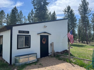 Montana Mountain Farmhouse on 10 Treed Acres - image 25