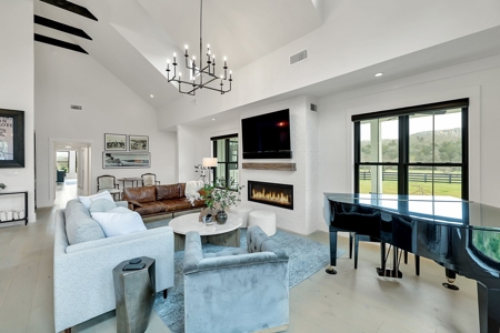 Beautiful Land and Estate in Williamson County - image 17