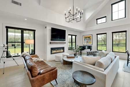 Beautiful Land and Estate in Williamson County - image 13