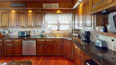 Lakefront Home on Long Lake - image 18