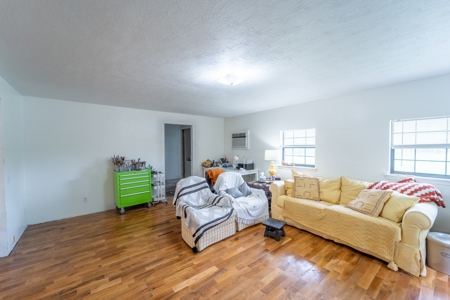 Ozarks Hobby Farm Near Salem Arkansas - image 6