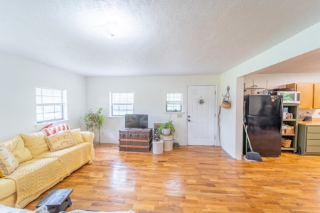 Ozarks Hobby Farm Near Salem Arkansas - image 7