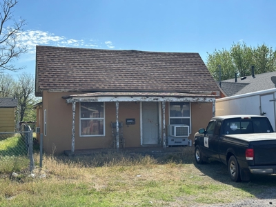 Clinton, OK Home for Sale, Auction in Custer County - image 2