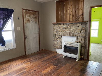 Clinton, OK Home for Sale, Auction in Custer County - image 4