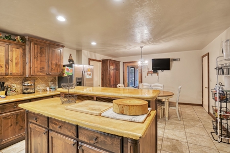 Custer County Home for Sale, Clinton, OK Auction - image 14
