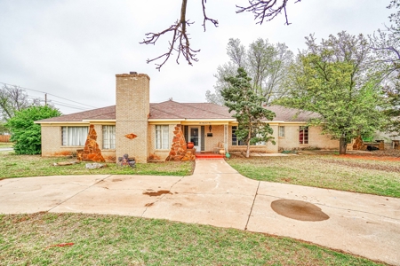 Custer County Home for Sale, Clinton, OK Auction - image 2