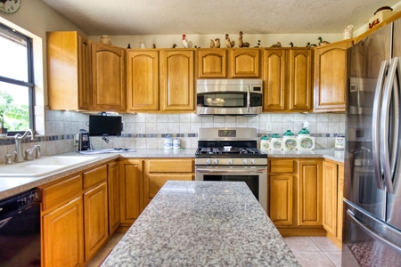 3BR, 2BA home wit 2-story barn on 5.79 acres! Arcadia, FL - image 23