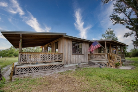 3BR, 2BA home wit 2-story barn on 5.79 acres! Arcadia, FL - image 3