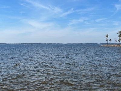 Great Waterfront Property - image 7