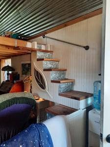 Adorable off grid Tiny Home - image 24