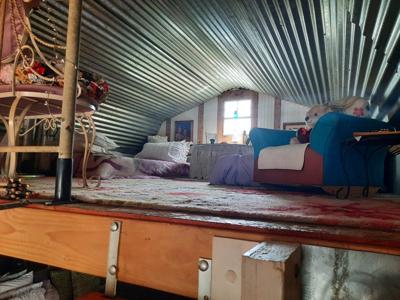 Adorable off grid Tiny Home - image 26