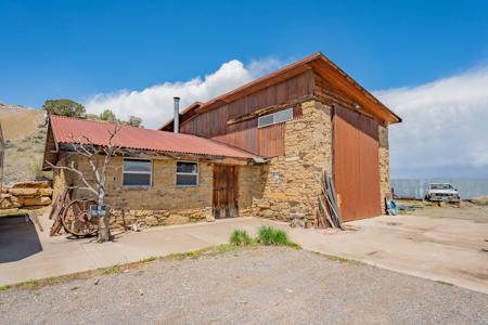 Montrose Colorado Custom Home On Acreage - image 33