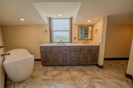 Montrose Colorado Custom Home On Acreage - image 19