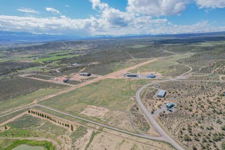 Montrose Colorado Custom Home On Acreage - image 41