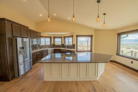 Montrose Colorado Custom Home On Acreage - image 13