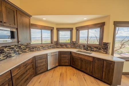 Montrose Colorado Custom Home On Acreage - image 14