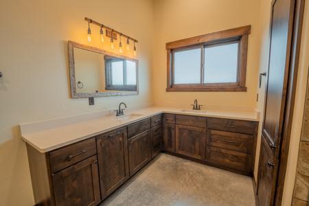 Montrose Colorado Custom Home On Acreage - image 31