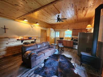 Cedar Lake Cabin - Adjoining National Forest - image 18