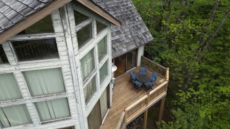 Mountain Chalet for Sale at Auction in Seven Devils NC - image 26
