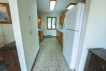 Mountain Chalet for Sale at Auction in Seven Devils NC - image 1