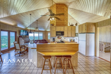 1634 Acre Ranch Retreat Mountain Views For Sale in Harrison - image 12