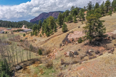 Beautiful Majestic Properties with Breathtaking Scenic Views - image 15