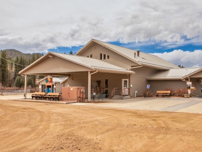 Beautiful Majestic Properties with Breathtaking Scenic Views - image 30