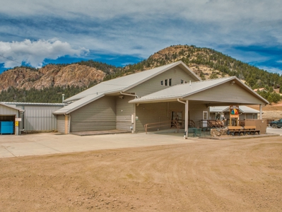 Beautiful Majestic Properties with Breathtaking Scenic Views - image 31