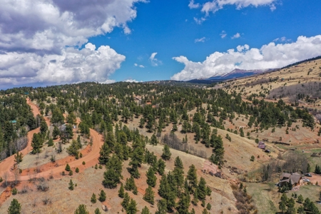 Beautiful Majestic Properties with Breathtaking Scenic Views - image 4