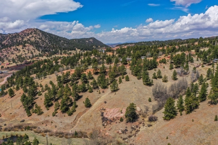 Beautiful Majestic Properties with Breathtaking Scenic Views - image 1