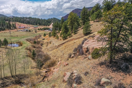 Beautiful Majestic Properties with Breathtaking Scenic Views - image 14