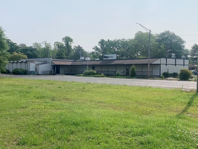 Commercial Building for Sale or Lease in Washington NC on Ca - image 1