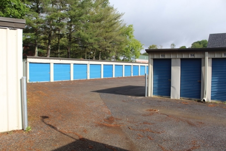 ** PENDING ** Storage Unit Complex for Auction - image 21