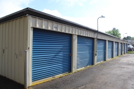 ** PENDING ** Storage Unit Complex for Auction - image 20