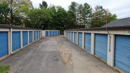 ** PENDING ** Storage Unit Complex for Auction - image 10