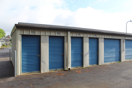 ** PENDING ** Storage Unit Complex for Auction - image 17