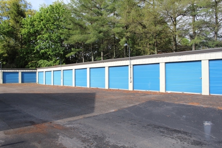 ** PENDING ** Storage Unit Complex for Auction - image 12
