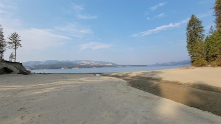 Beach Access with 2 Buildable Lake Roosevelt View Lots! - image 24